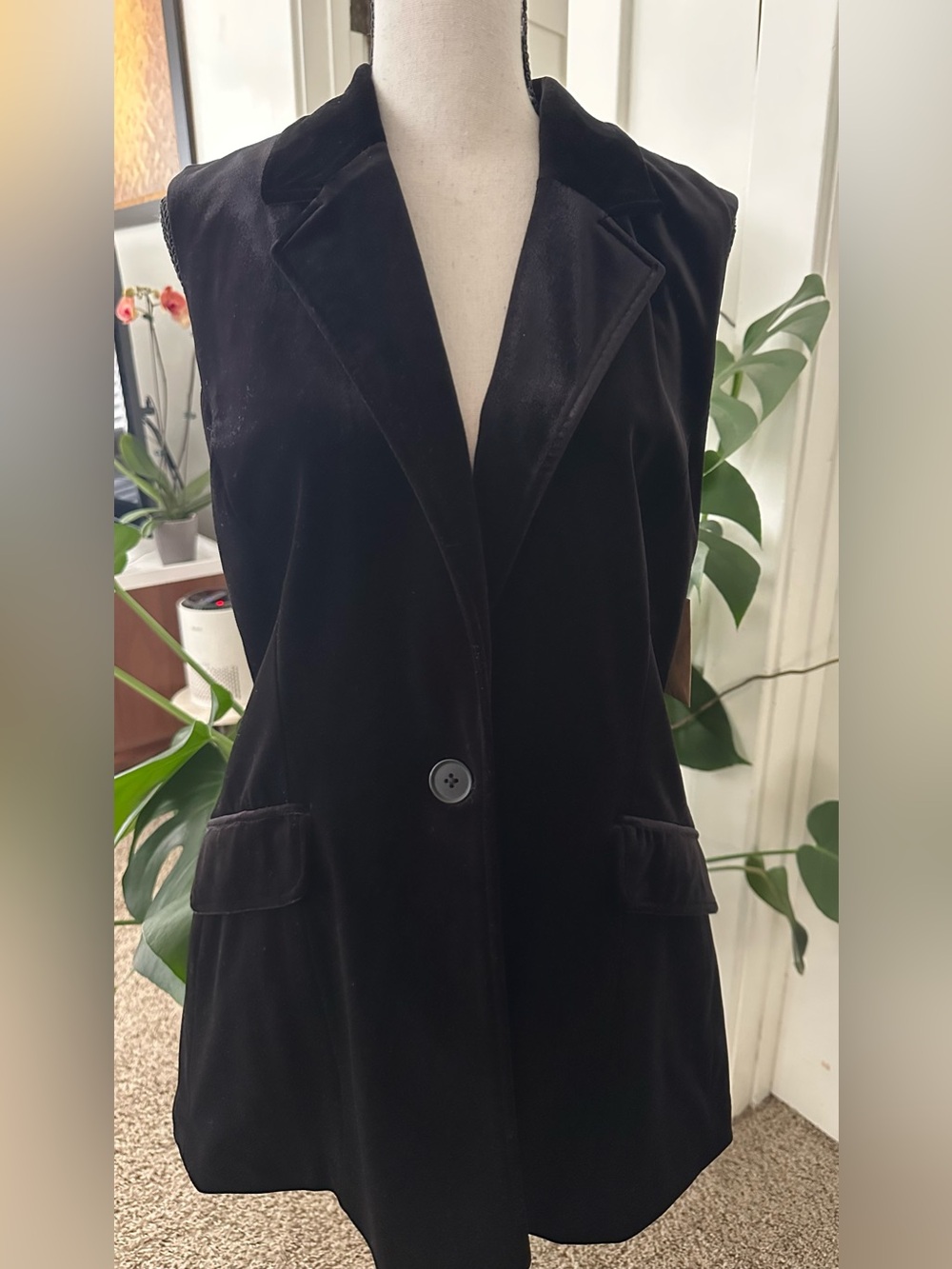 Coldwater Creek NWT Black Velvet Sleeveless Boyfriend Vest Pockets 12